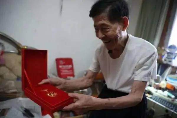 老王在中国是什么工作 8aa8682bcf484fd9842fcfd31b90eddf.jpeg