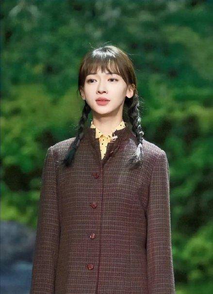 女明星|扎麻花辫不土的女明星,只服这10位,时髦不说还少女感十足