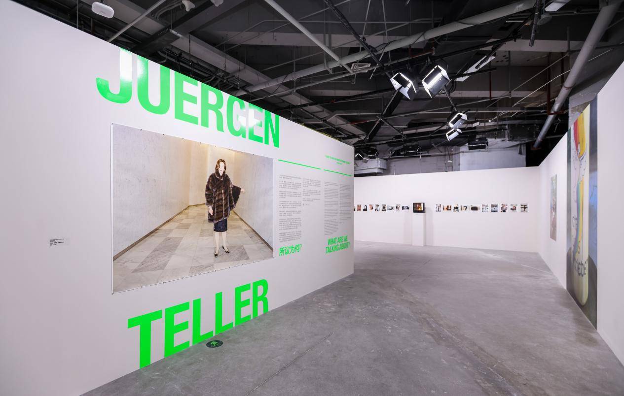 摄影师尤尔根·泰勒的中国首次个展"所议为何",在高端时尚百货——skp