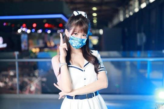都齐聚|2021ChinaJoy现场Showgirl：快来，大量的深V白衣女神，不解释！