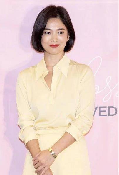 职业|短发的宋慧乔更显成熟,一身鹅黄色职业穿搭,温柔大方又得体