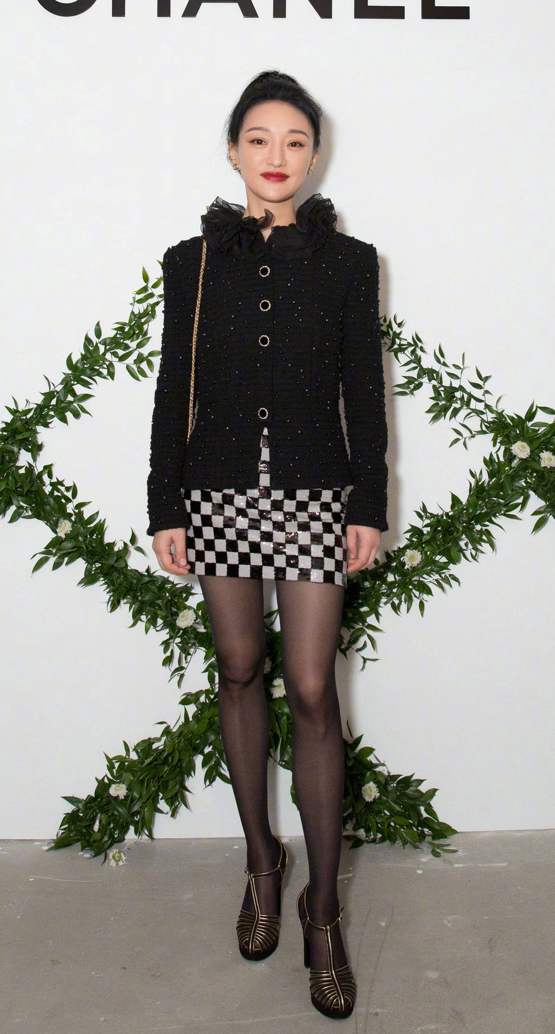 短裙|时隔8年棋盘格又成爆款？周迅短裙时髦俏皮，刘雯杨幂私服带货