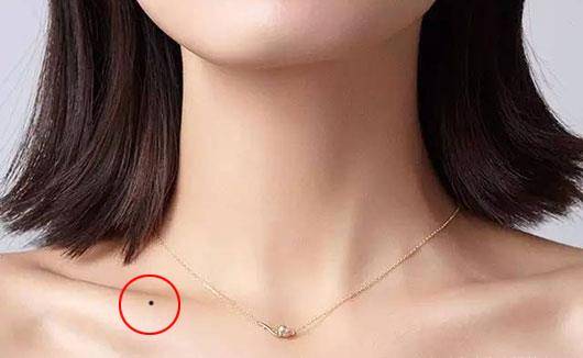 因为|别去点痣了,现在都流行自己画痣了,看看你的痣长对地方了吗