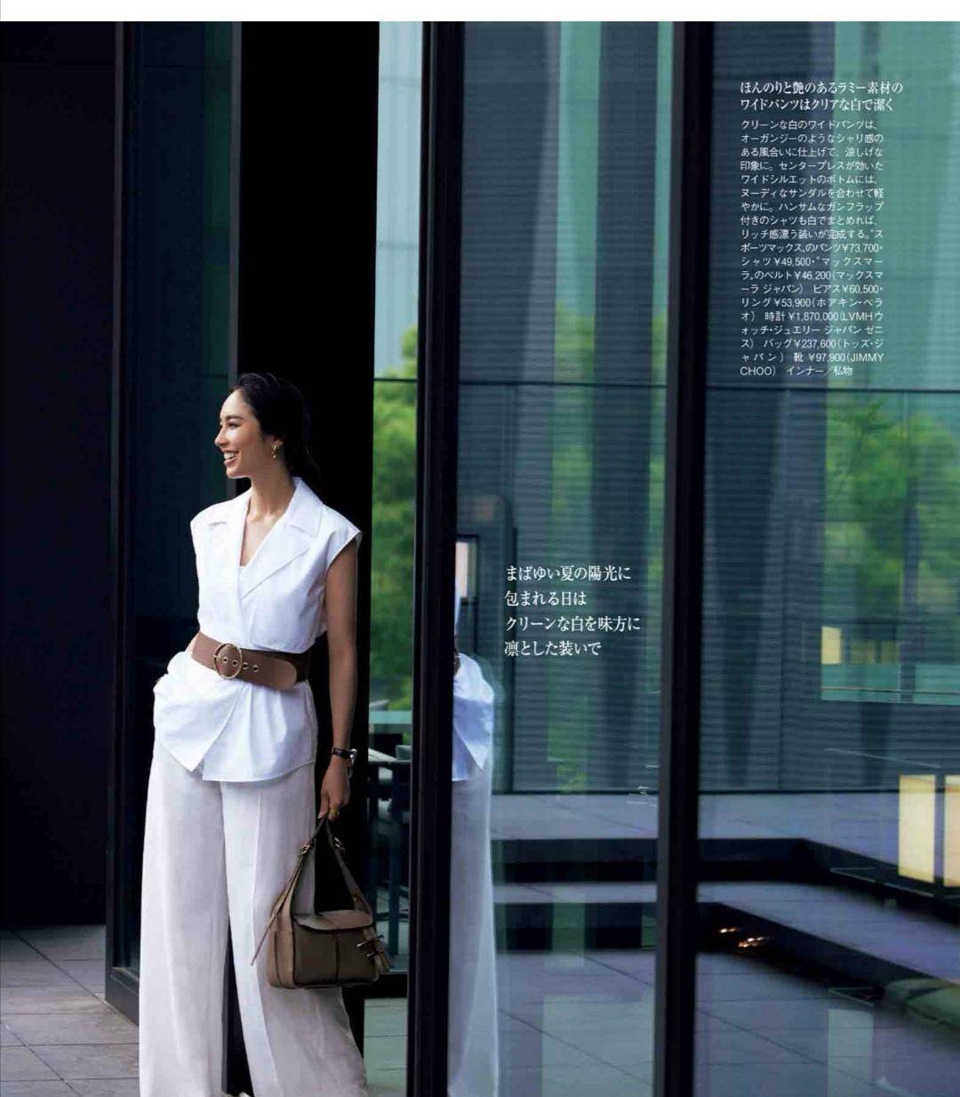 样式|讲真,四五十岁的女人可以赶时髦,但要学会选款,适合自己才好看