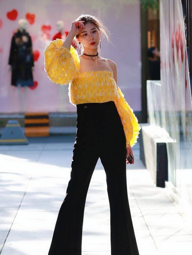 毛衣|穿休闲装也很美的女生,造型吸睛让人羡慕,秀出了自信大方的感觉