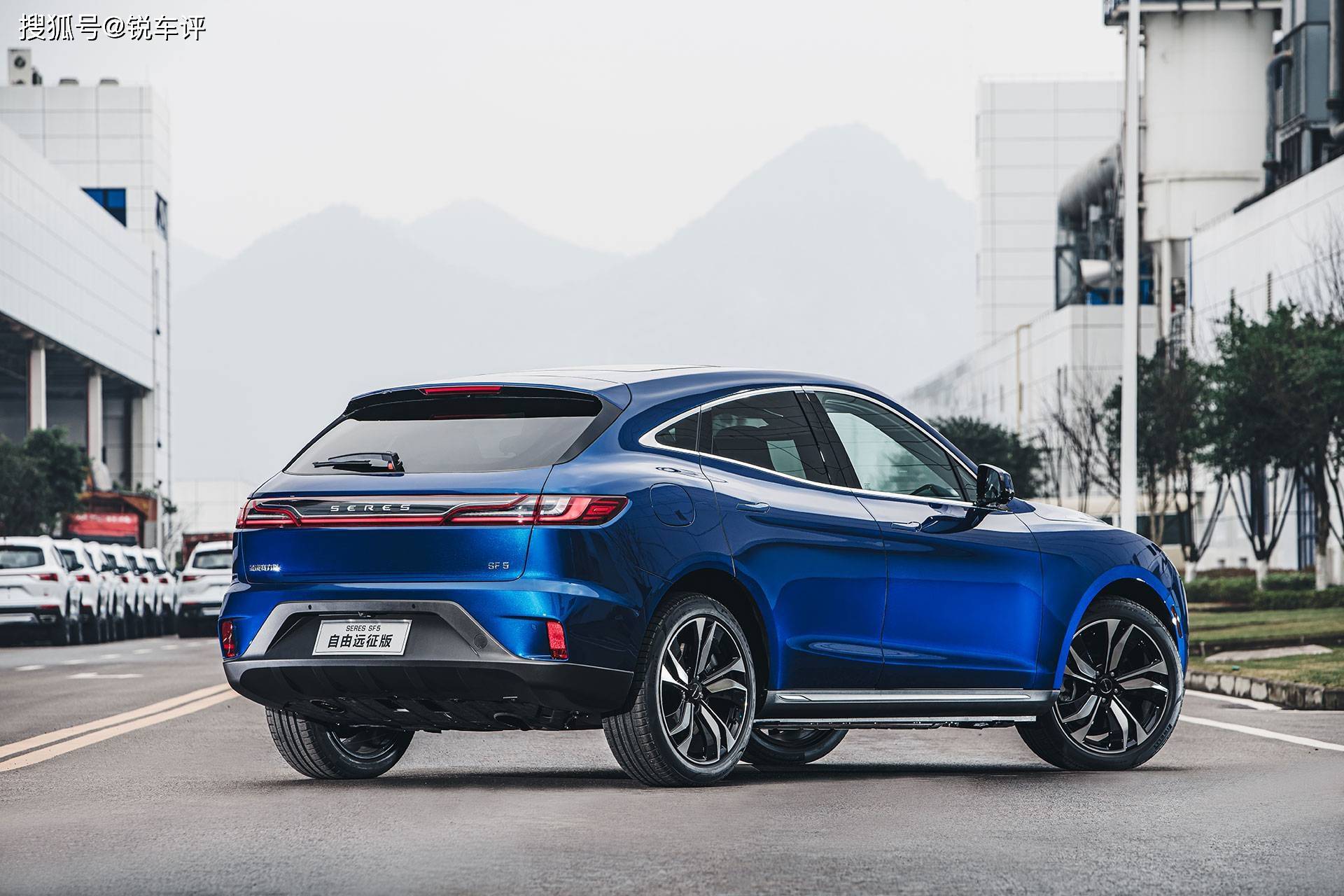 头顶光环,金康赛力斯sf5能突围吗?_搜狐汽车_搜狐网