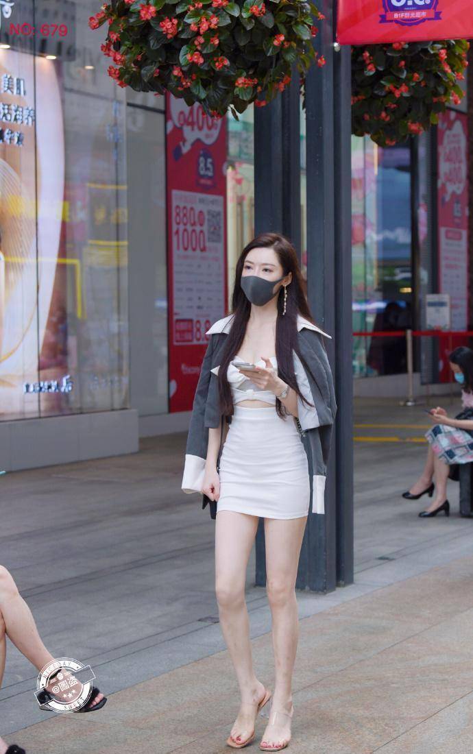 颜色|穿出随意而又休闲风格的连衣裙,亮眼吸睛搭配更好看,长知识了