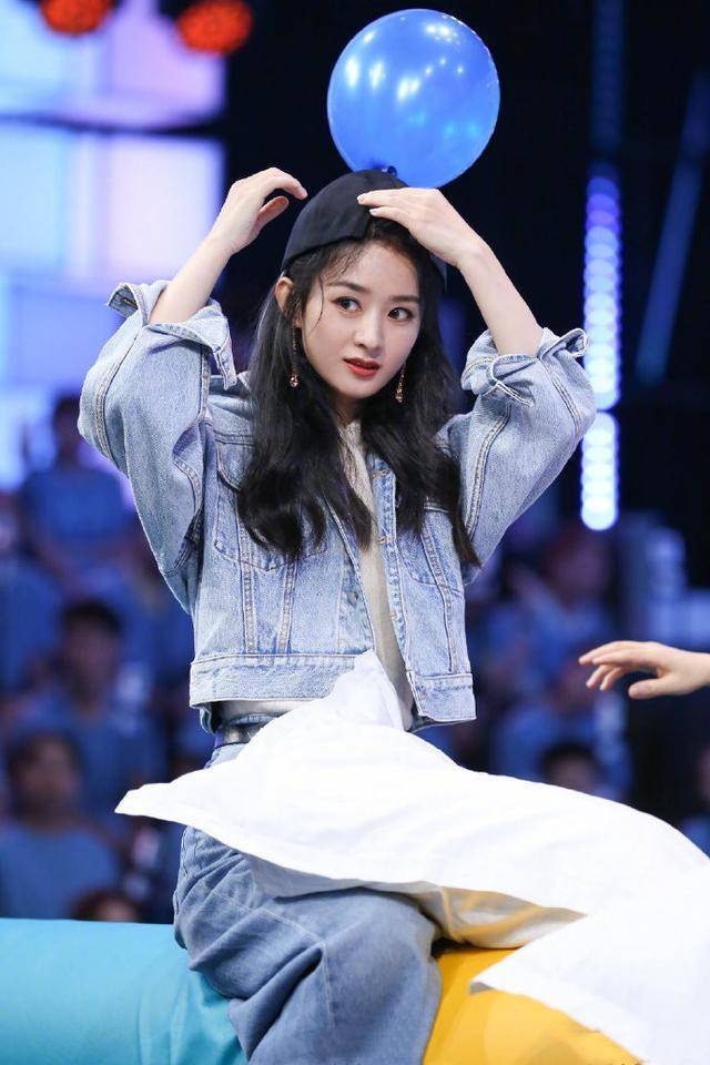 设计|马思纯瘦10斤后走机场，穿印花夹克时髦大方，果然减肥等于整容