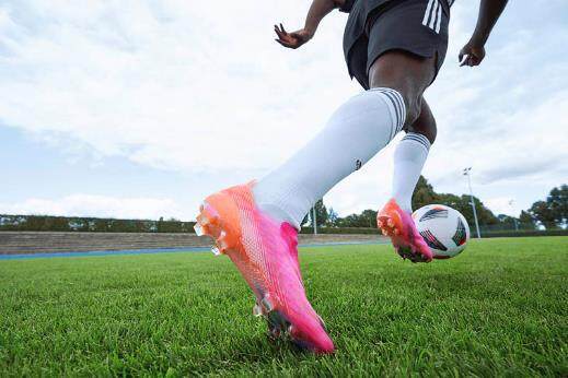官网|adidas官网携SUPERSPECTRAL足球鞋套装丰富足球赛场色彩