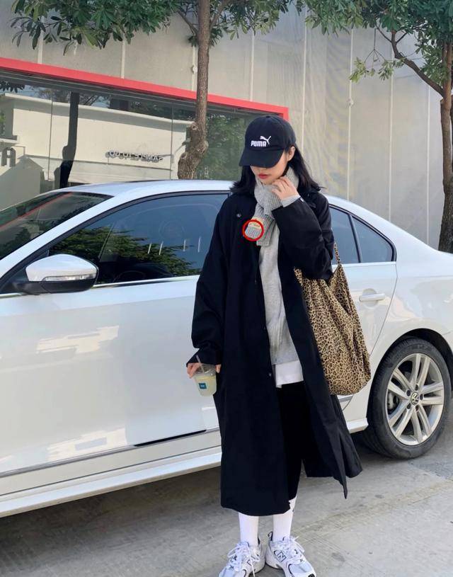 浅色|2020必不可少的“高级灰”配色！学三木母女这样穿，优雅又吸睛