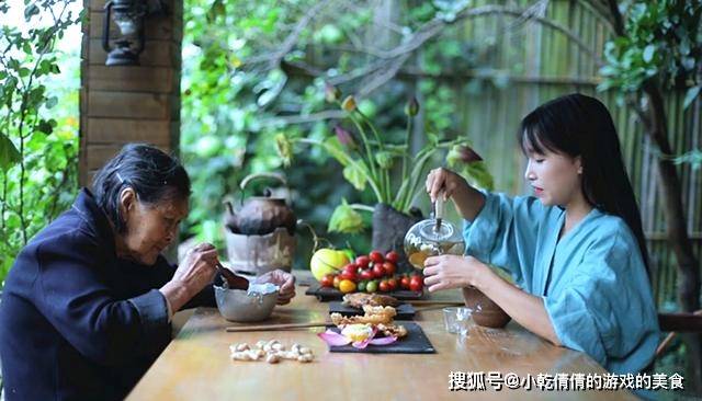 茶叶|李子柒把茶叶塞进荷花苞里,放一夜后冲泡茶水,这样真的好喝吗?