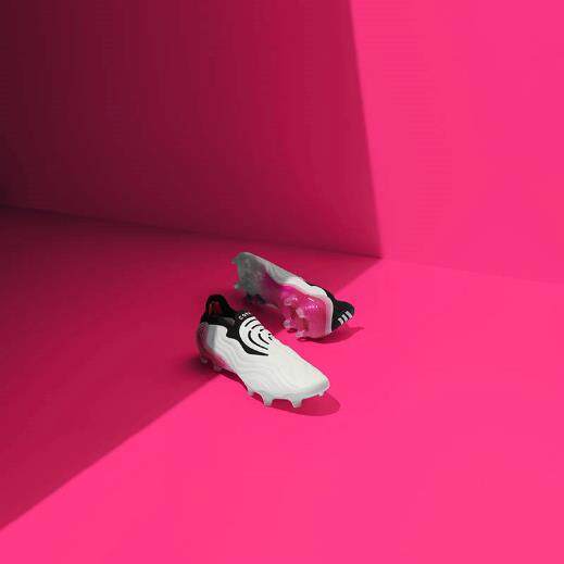 官网|adidas官网携SUPERSPECTRAL足球鞋套装丰富足球赛场色彩