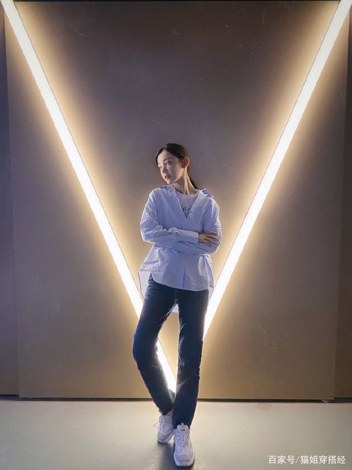 毛衣|《司藤》沈银灯反差大:剧中阴险遭人恨,戏外却打扮甜美真讨喜