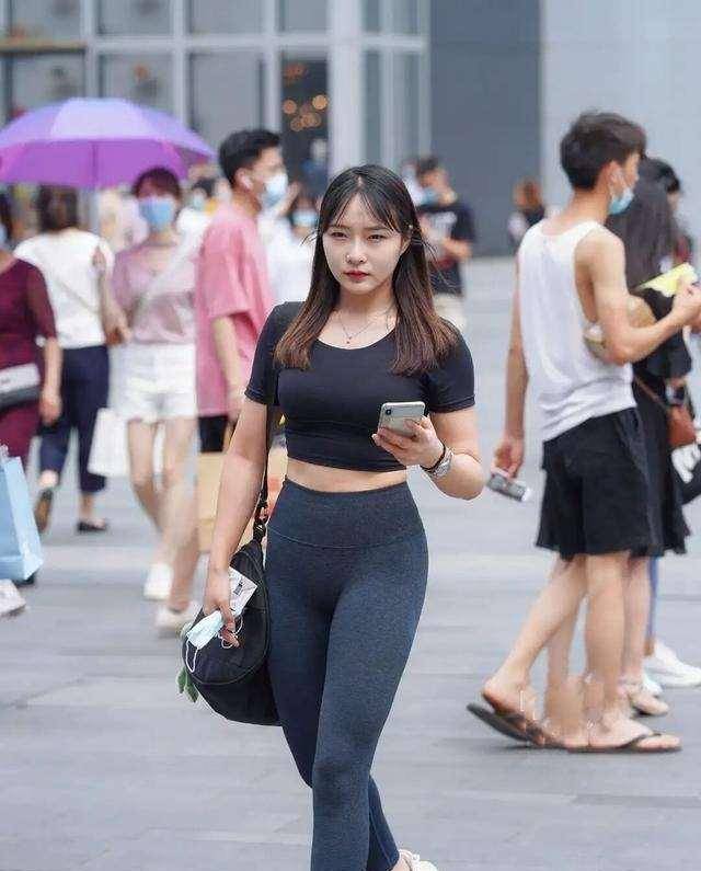 下半身|又美又撩的瑜伽裤穿搭，选择时髦装扮，增高显瘦