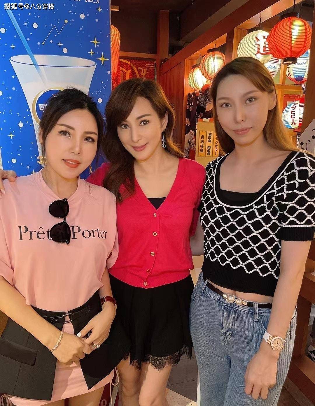 黑色|55岁罗霖真是不显老,一袭吊带连衣裙高贵典雅,身段婀娜真惹眼