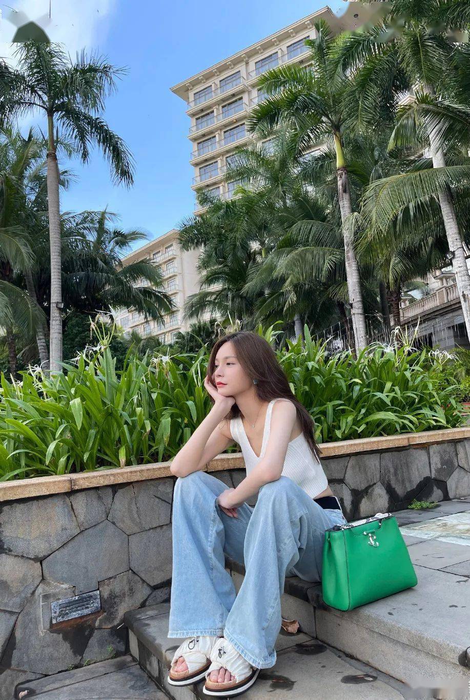 希林娜依高|穿背心格局要大,必须火辣百搭又酷又飒!