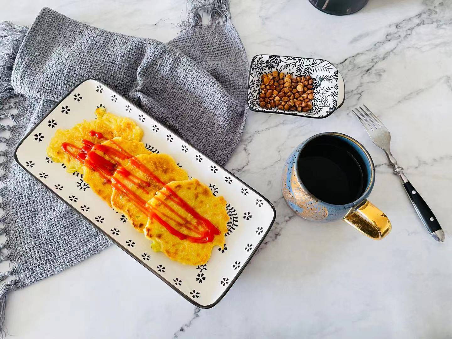 做法|天热懒得做早餐，试试土豆这种吃法，只需简单2步，好吃还管饱