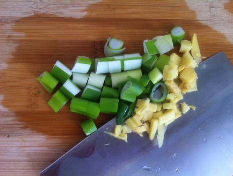 做法|春天孩子早餐吃这个，手不沾面做法简单，10分钟就上桌，家人爱吃