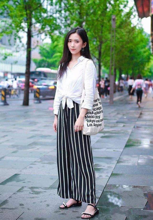 身姿|阔腿裤绽放出优雅的姿态，穿起来非常的有范，满满的女人味尽情绽放