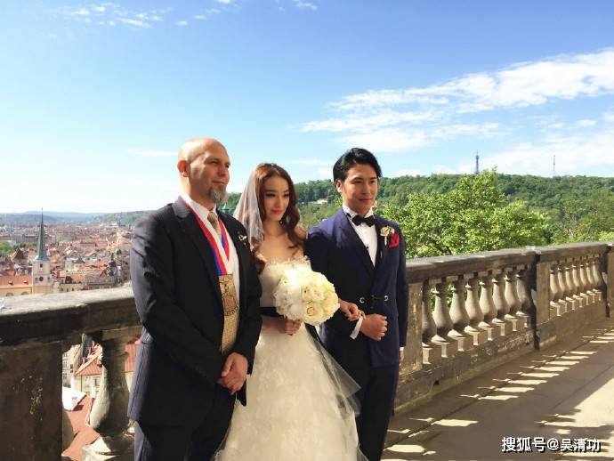 欧弟官宣与结婚6年的郑云灿离婚，当初离开《天天向上》埋下伏笔_婚礼