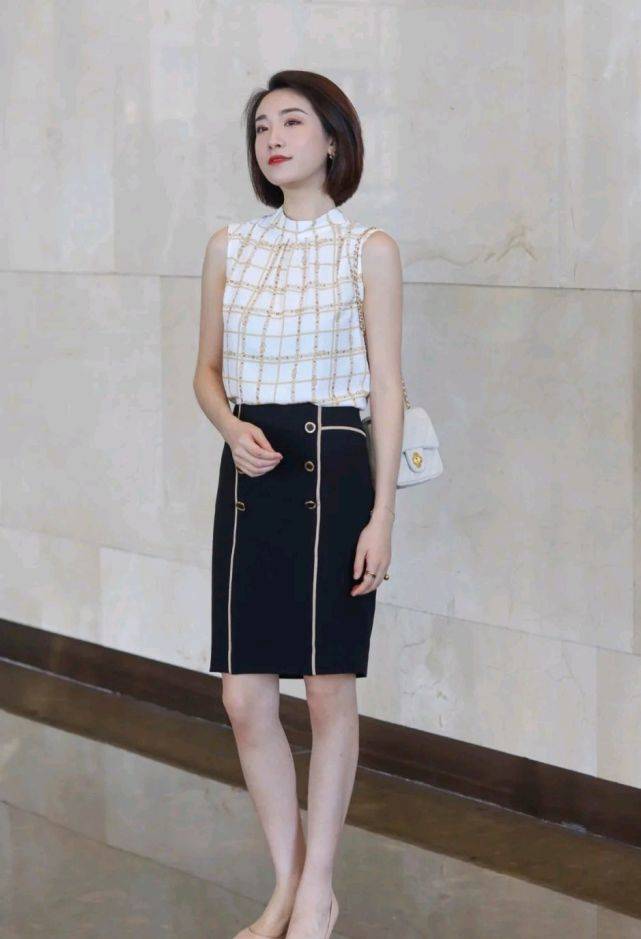服装|上班的女孩该怎么打扮呢？简约穿搭就很有气场，干练又有女人味