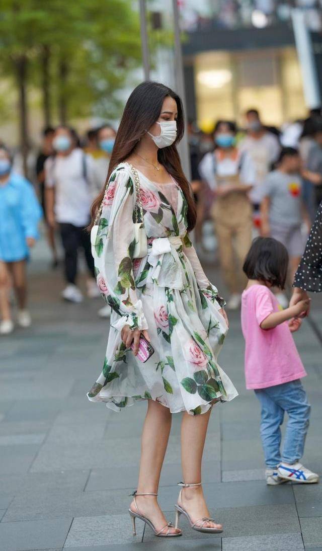 夜幕|针织衣服太漂亮了，既可内穿，又可外穿