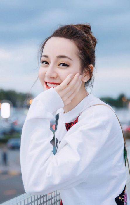 什么|《你是我的荣耀》还没完，热巴又一新剧开机，看清男主，给我冲！