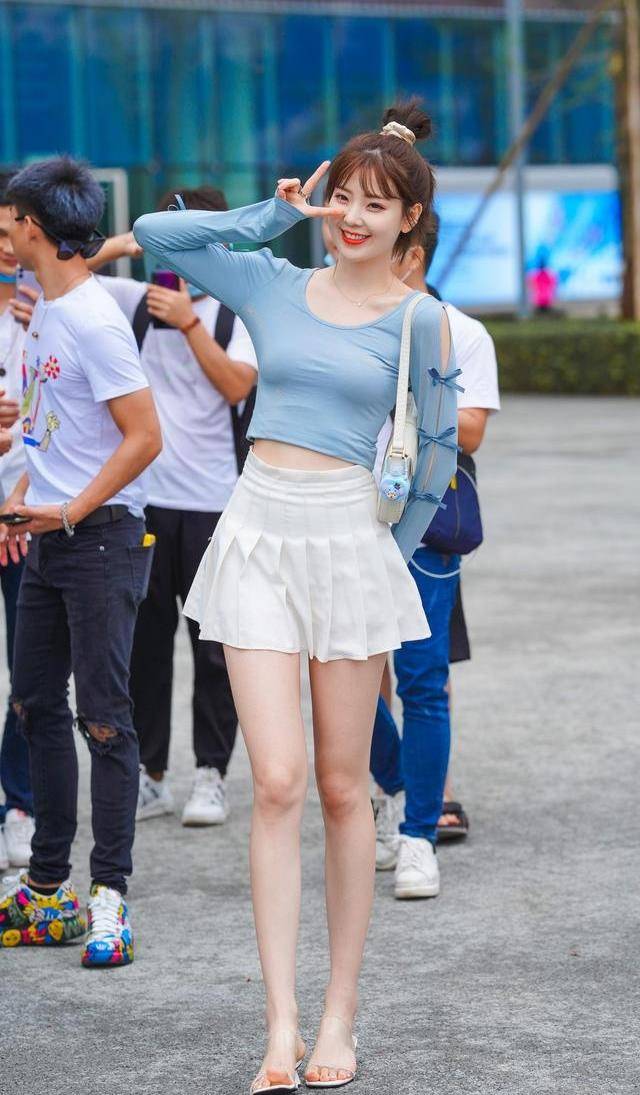 妙龄女子|长腿看起来很有女人味，显得年轻时尚