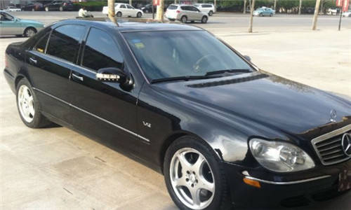 15万买这辆十几年前的二手奔驰s600不用你加油你也养不起