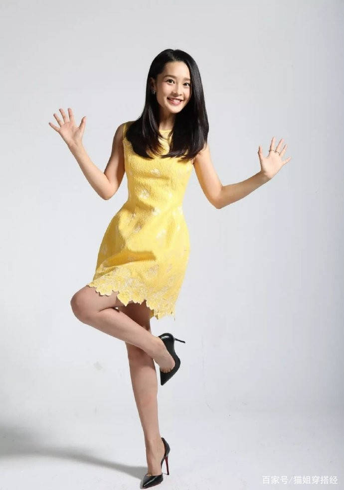 曲线美|李沁身材虽瘦,但穿无袖裙也“兜”不住曲线美,被低估的好身材