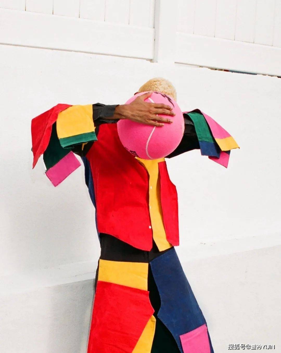 品牌|这年头，连狗都要做个时尚圈的「局外人」