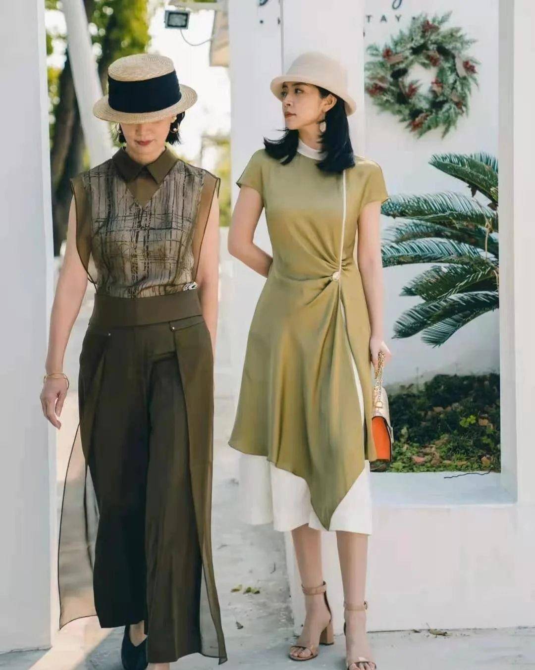 中老年|六十岁的女人，上衣+裤子怎么搭才时髦？教你3组百搭公式，美又嫩