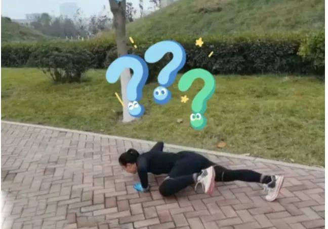 女子|不走寻常路！女子模仿动物爬行健身引追捧，能治腰椎病是真的吗？