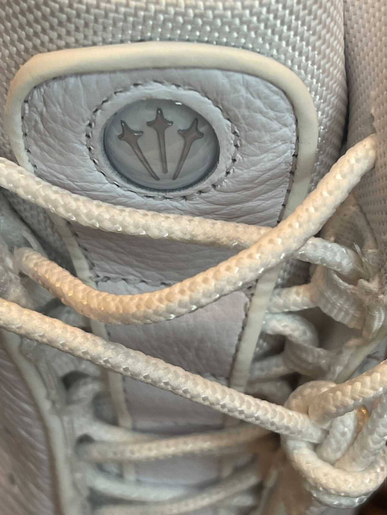 消息资讯|Drake x Nike 神秘新鞋终于曝光！复古小白鞋你喜欢吗？