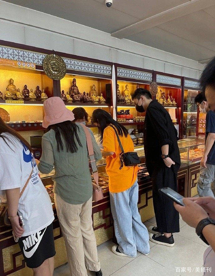 蔡卓|王大陆恋情曝光！不是林允是蔡卓宜，女方外形上不输林允清纯甜美