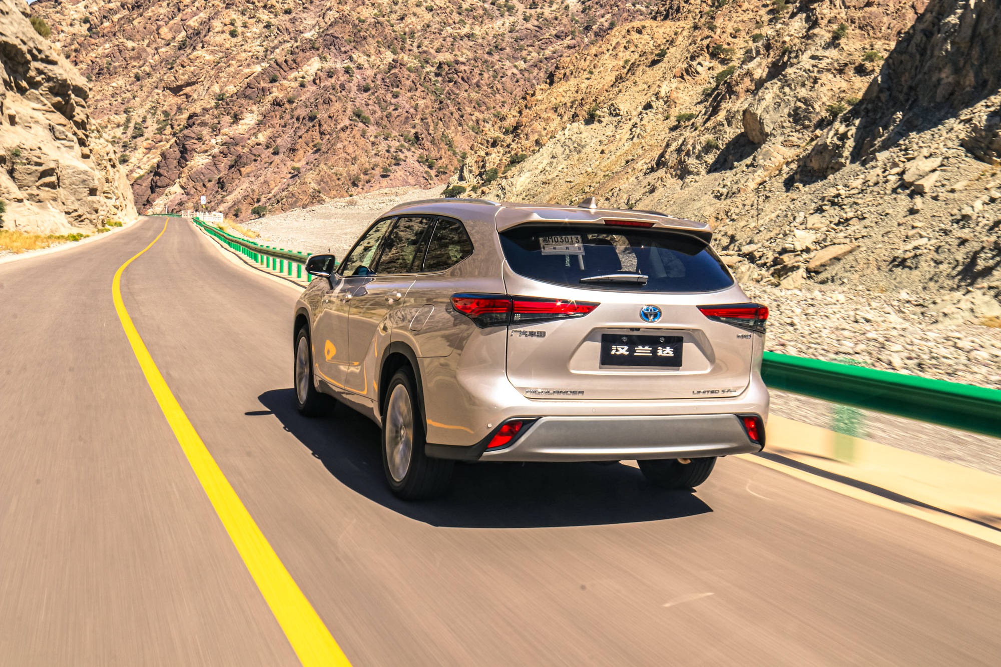 同级标杆试驾顶配全新汉兰达