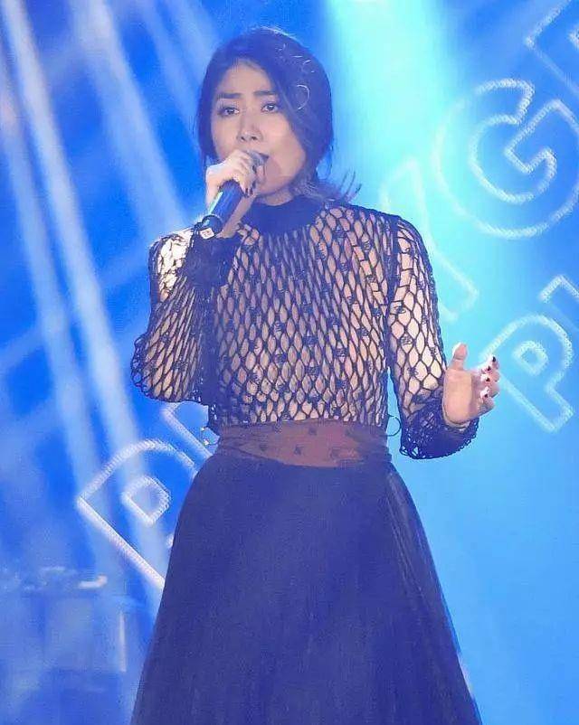 一身|46岁陈慧琳真是女神级!一身渔网裙尽显好身材,黑纱裙摆太惊艳了