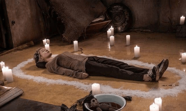 韩国电影《0.0兆赫兹》中的鬼怪