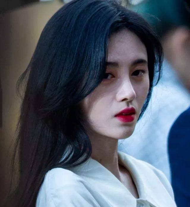 能力|鞠婧祎化妆师曝其脸小不用修容，评论区翻车，化妆师水平被质疑