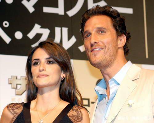 哈维尔·巴登|阿汤哥和麦康纳都曾拜倒在她裙下，老公是西班牙男神，如今怎样了？