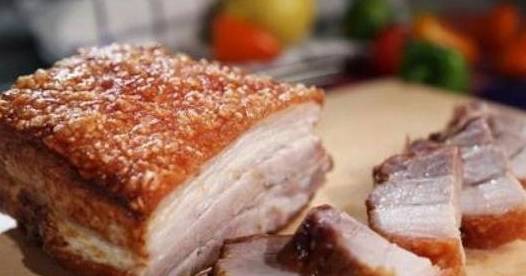 做法|简单几步做出美味的脆皮五花肉，皮脆肉嫩，吃一口就停不下来