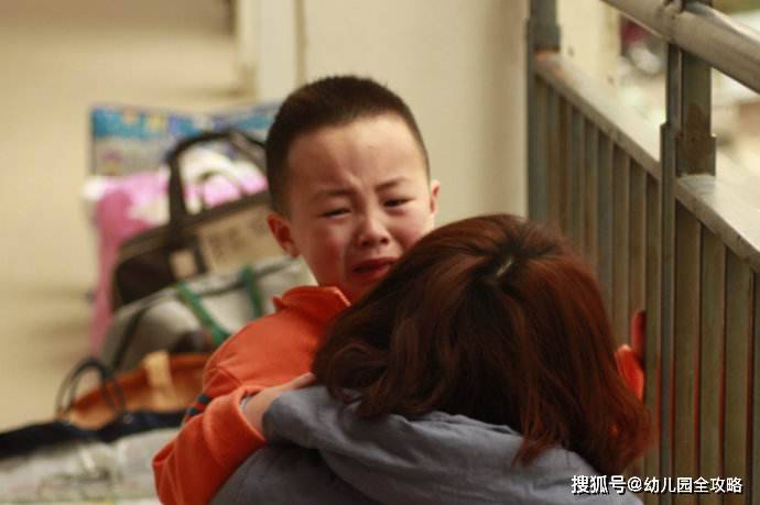 睡眠|幼儿园新小班开学在即，入园焦虑可不只是哭闹哟！新手爸妈别紧张