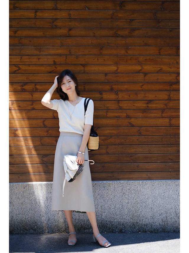 显得|40+的女人穿搭分享，如何打造气质感？提前品味又显得高级