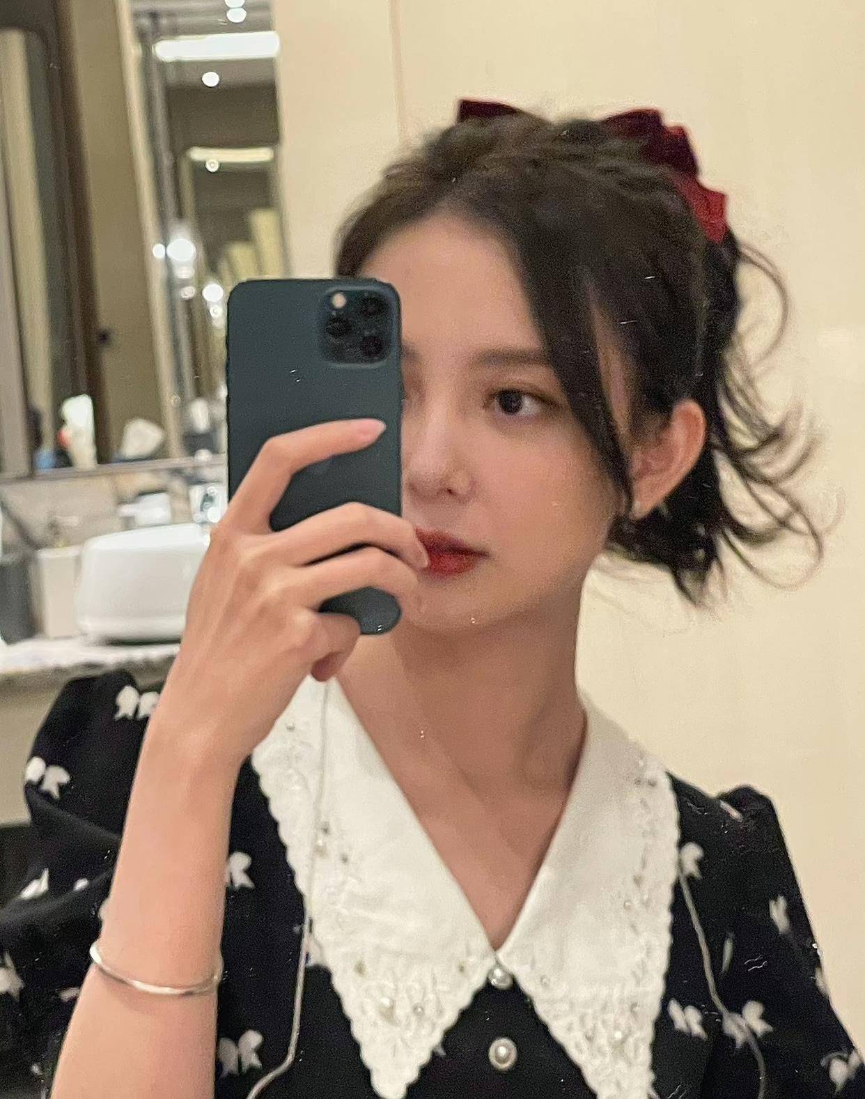 真会|汪小敏真会穿！印花连衣裙，尽显文艺女神范