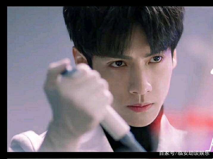 生命|《心跳源计划》燃情开播，三张台词图片阐释周小山的转变历程