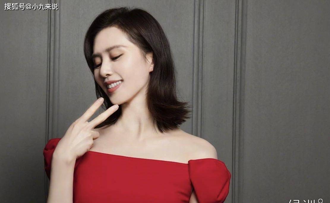 黑色|刘诗诗短发齐刘海造型，美女真是什么风格都能驾驭，太养眼了