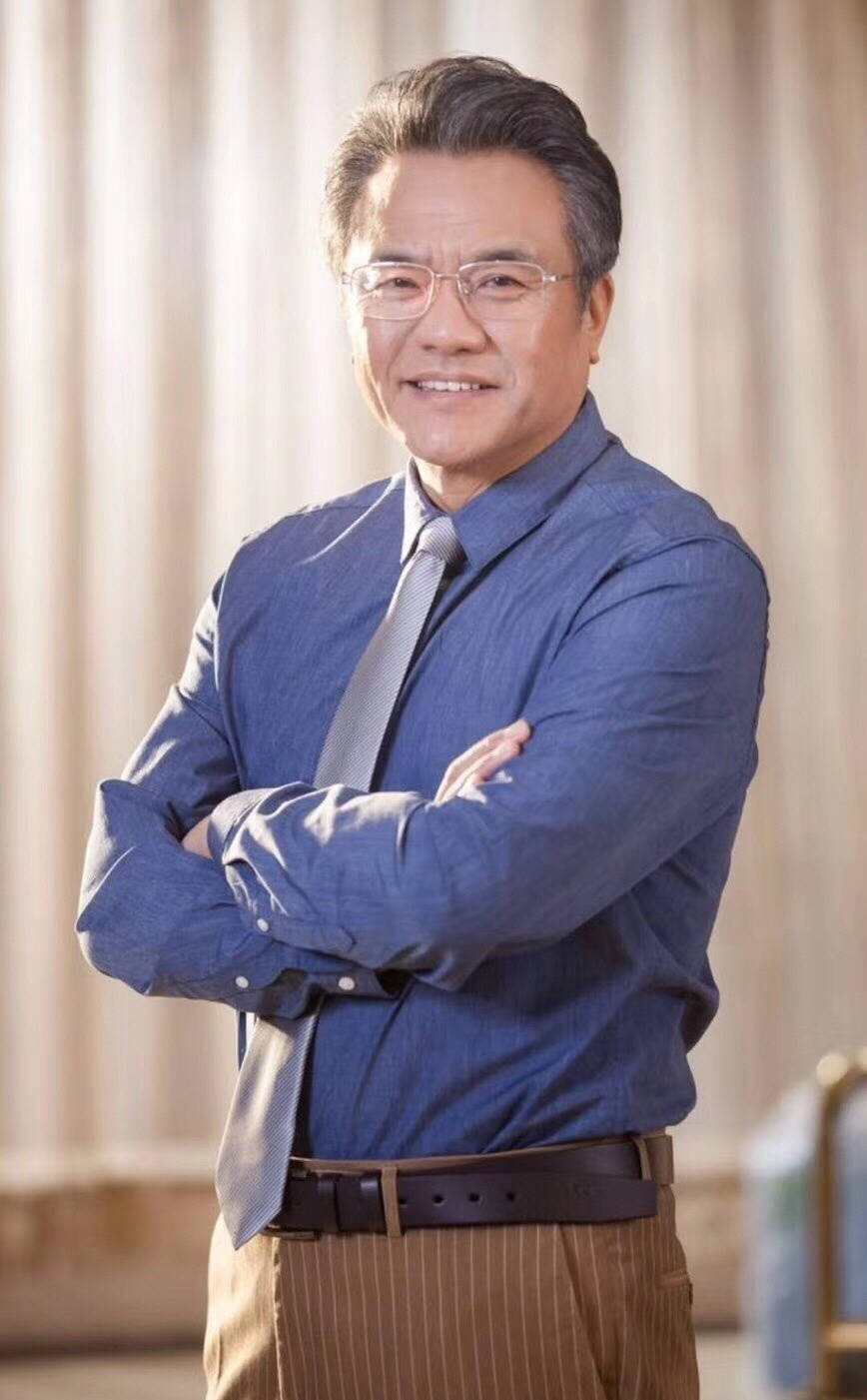 话剧王子张秋歌与母亲冷漠十多年和闪婚妻子的婚姻成谜