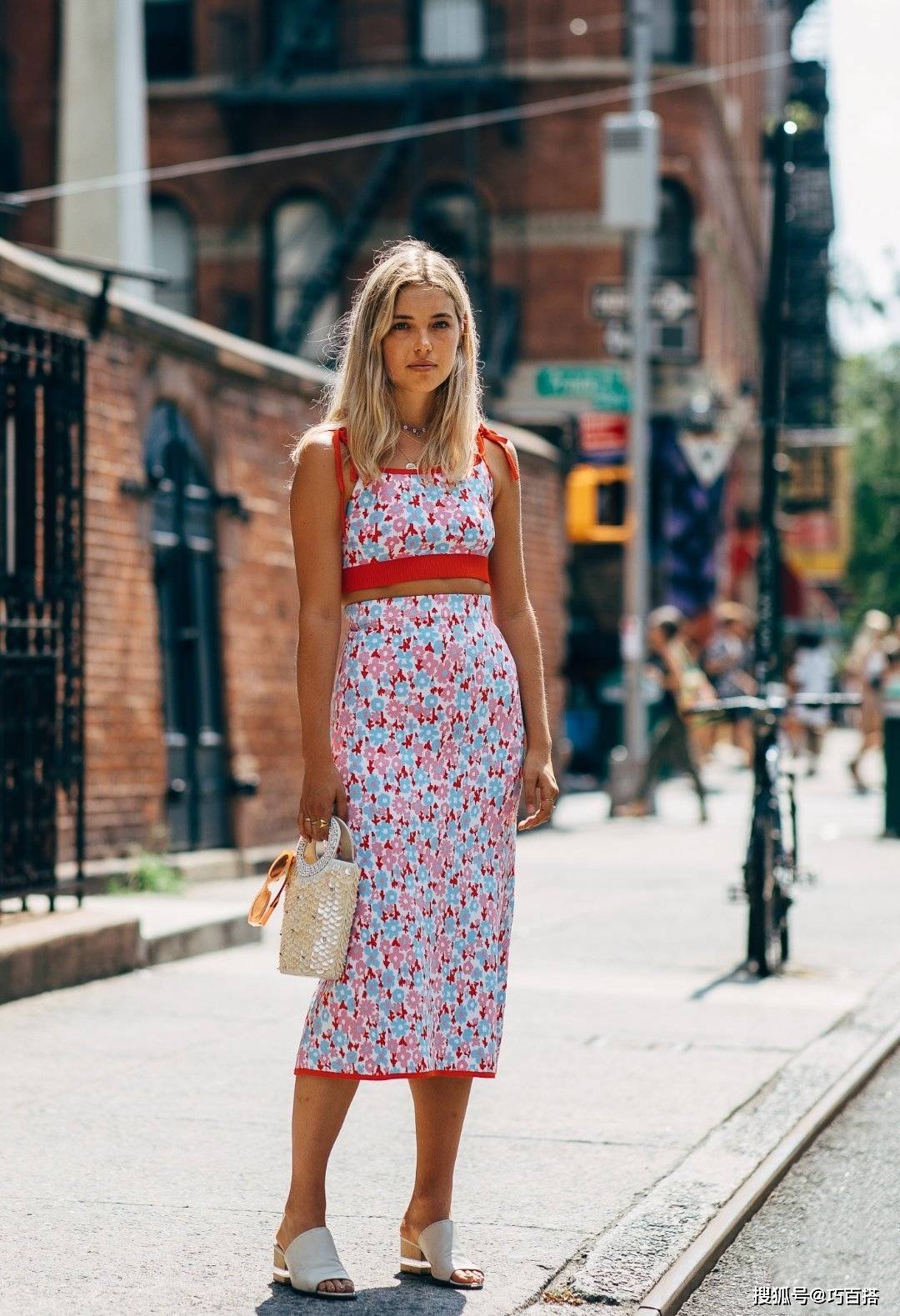 因为|马上到末伏了！是时候备起一件小吊带去刷街了，清凉又不会晒伤