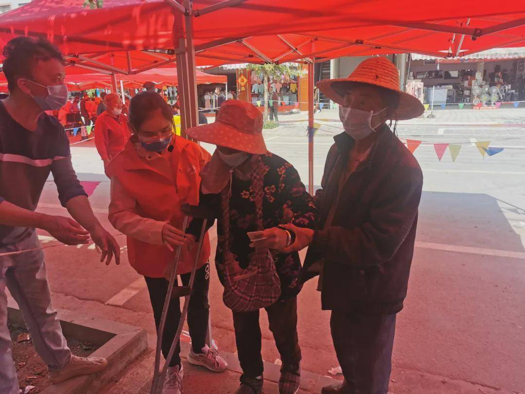 接种|腾冲新华：“90后”打疫苗，点赞党的好政策