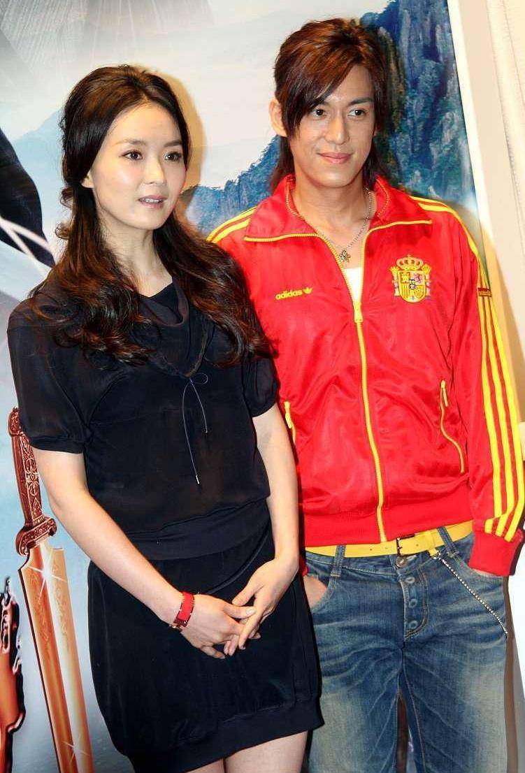视觉|真正懂时尚的女人，夏天很少穿裤子，优雅长裙显白又时髦